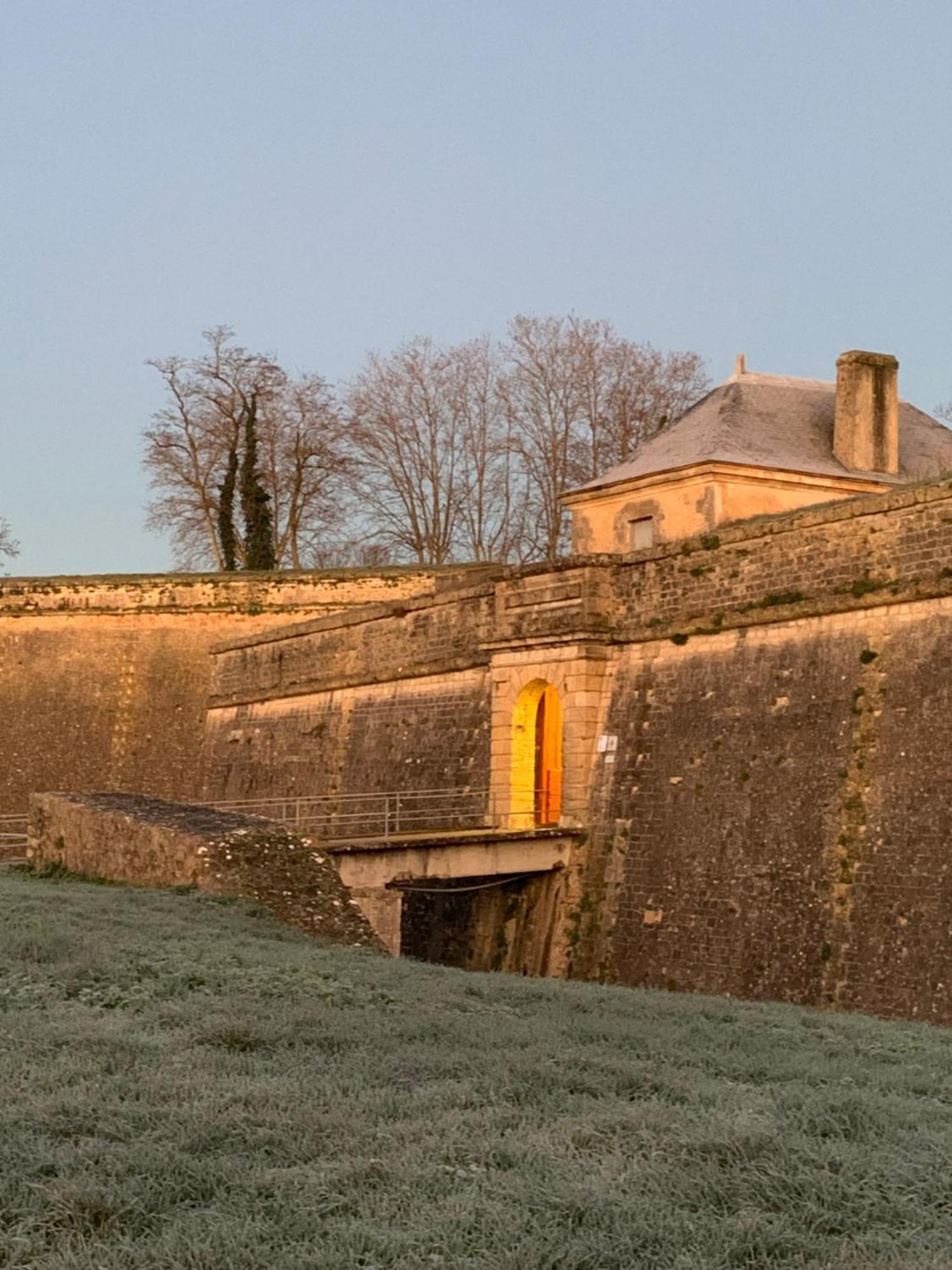 Auberge Du Porche Blaye Luaran gambar
